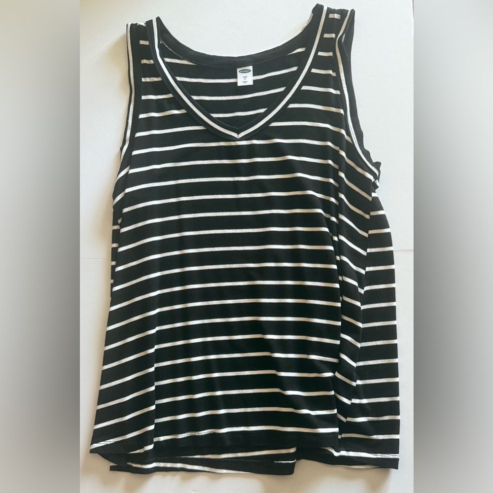 Old Navy Women's Tank Flow Size Small black and white stripe